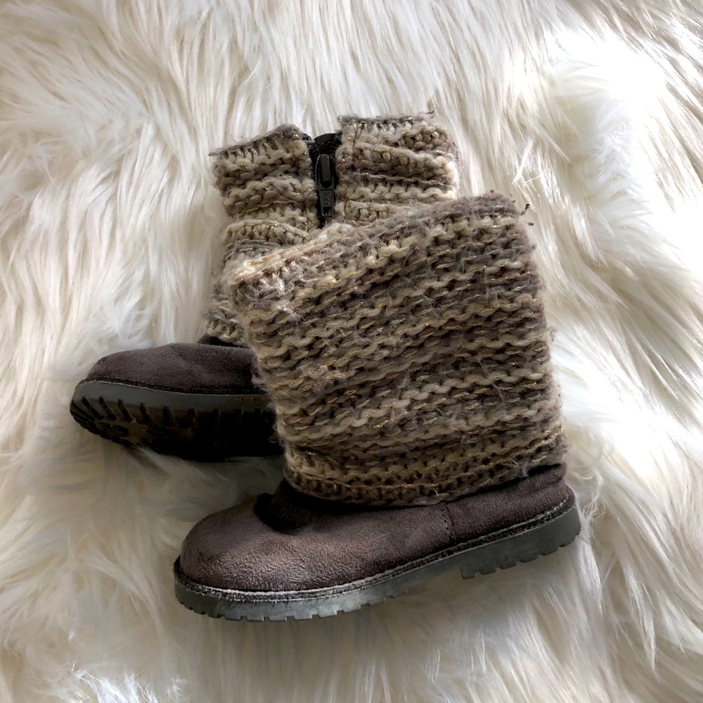 5/$25 Sweater Boots